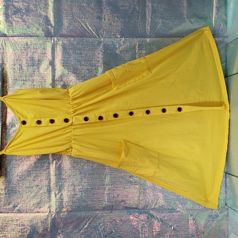 Spring yellow button front sleevless dress